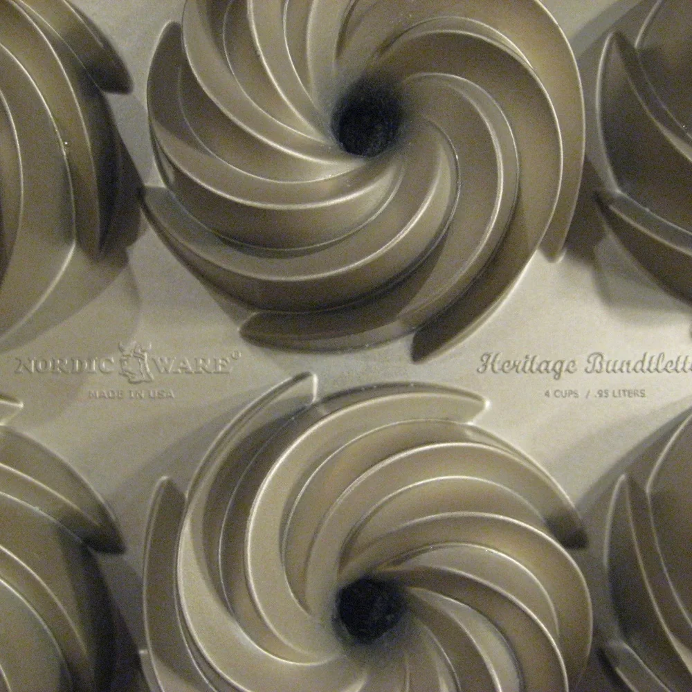 NORDIC WARE HERITAGE 4 CUP BUNDTLETTE